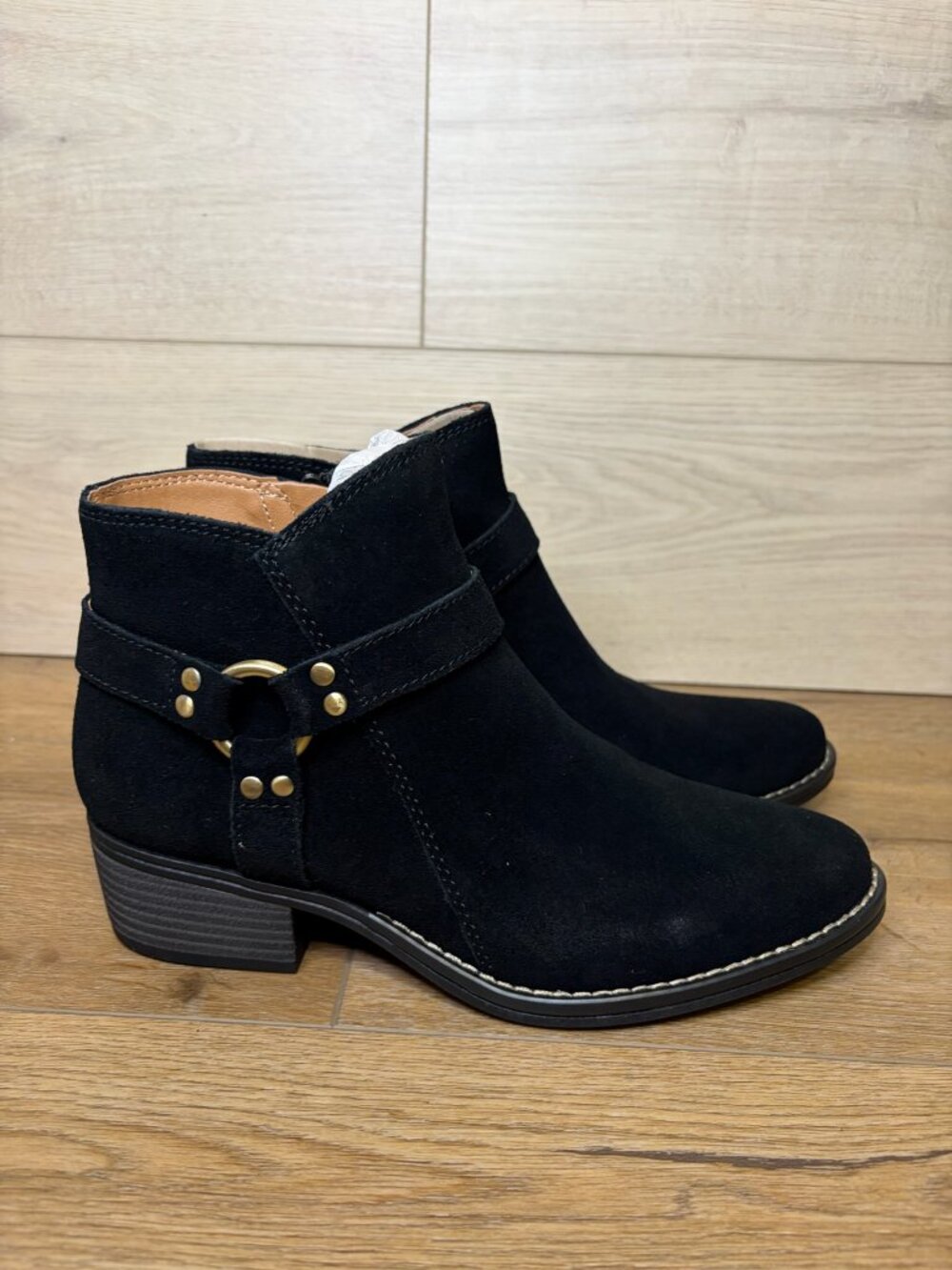 White Mountain Altossa Suede Booties Zipper Side Black 8.5